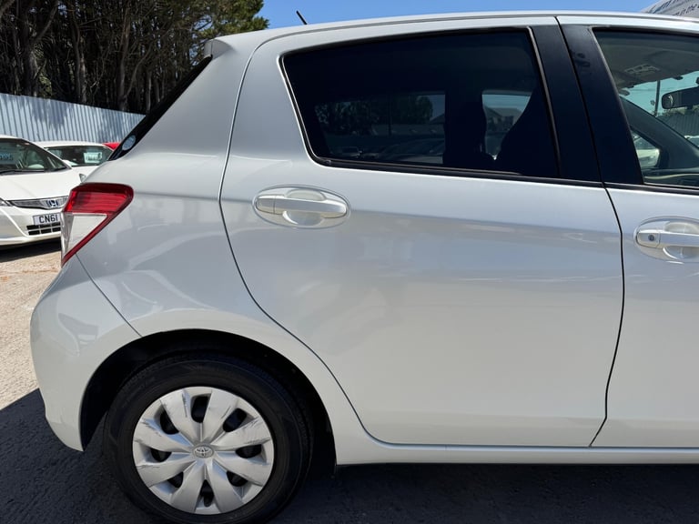 2012 Toyota Vitz YARIS 1.3 5DR AUTO Hatchback Petrol Automatic