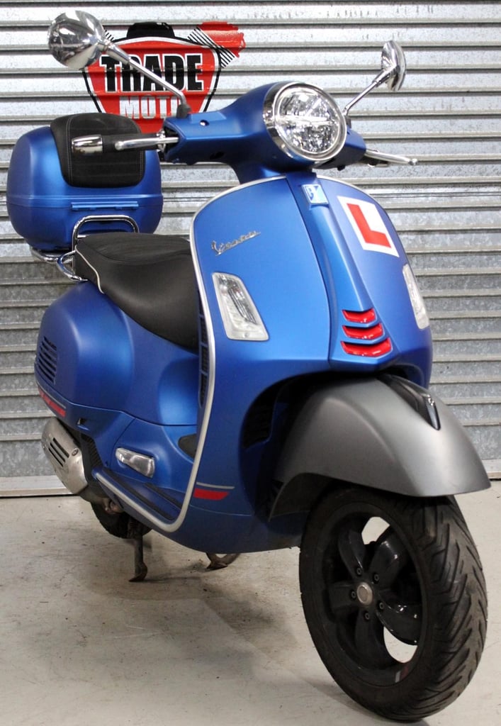 2022 72 VESPA GTS 125 SUPER SPORT SCOOTER BLUE TRADE SALE 10K NEW MOT