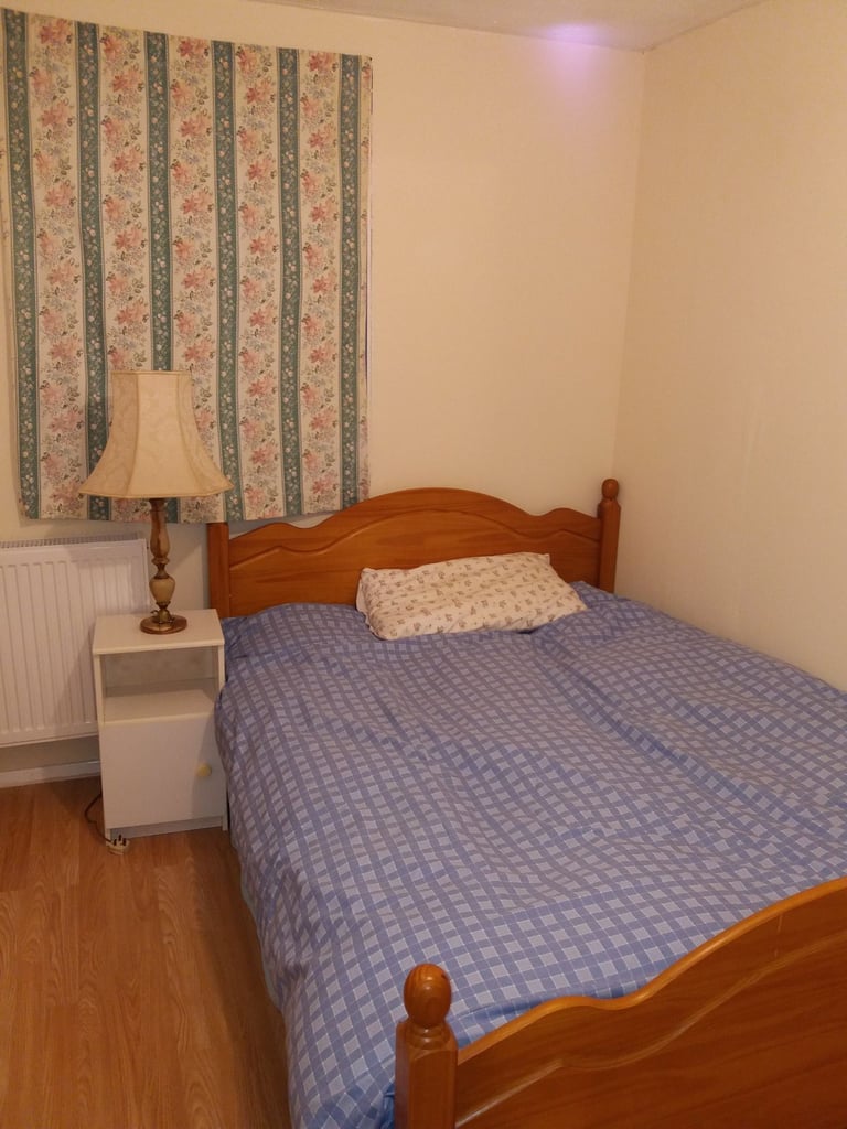 Near Royal Infirmary Hospital & Kings Building UNIVERSITY OD EDINBURGH