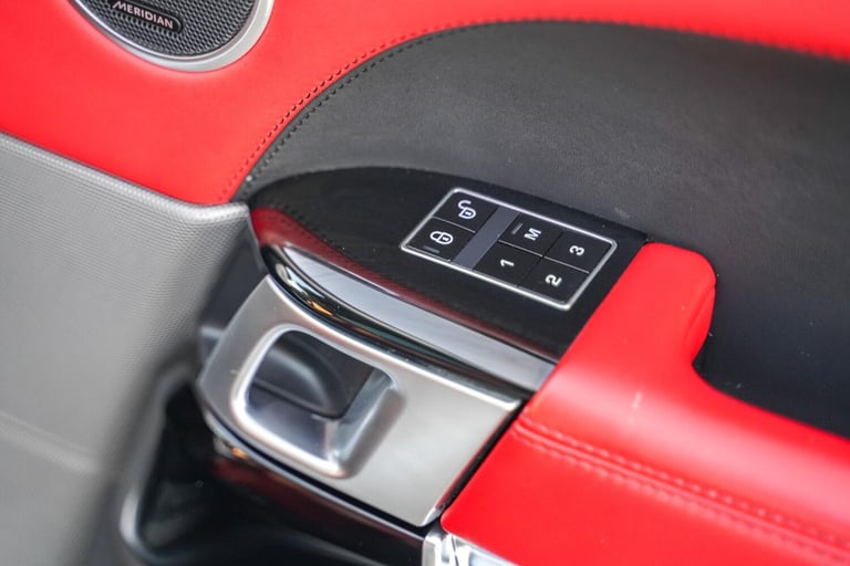 2014 Land Rover Range Rover Sport 3.0 SD V6 Autobiography Dynamic SUV 5dr Diesel Auto 4WD Euro 5 ...