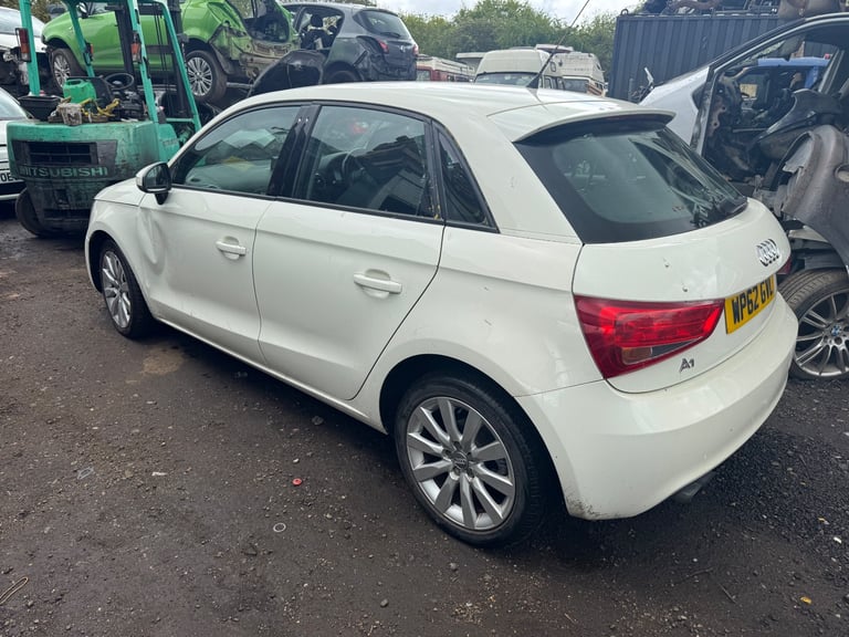 Audi a1 1.4 tfsi 2012 white BREAKING FOR PARTS 