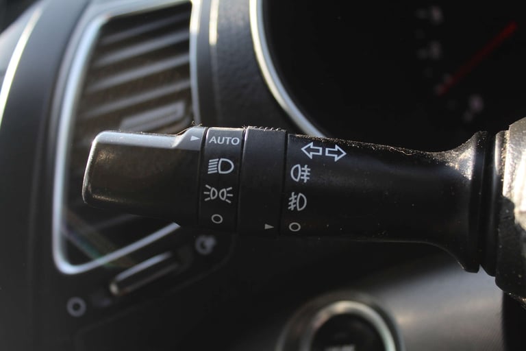 2012 Kia Sorento 2.2 Sorento KX-3 Sat Nav CRDi 4x4 Auto 4WD 5dr SUV Diesel Automatic