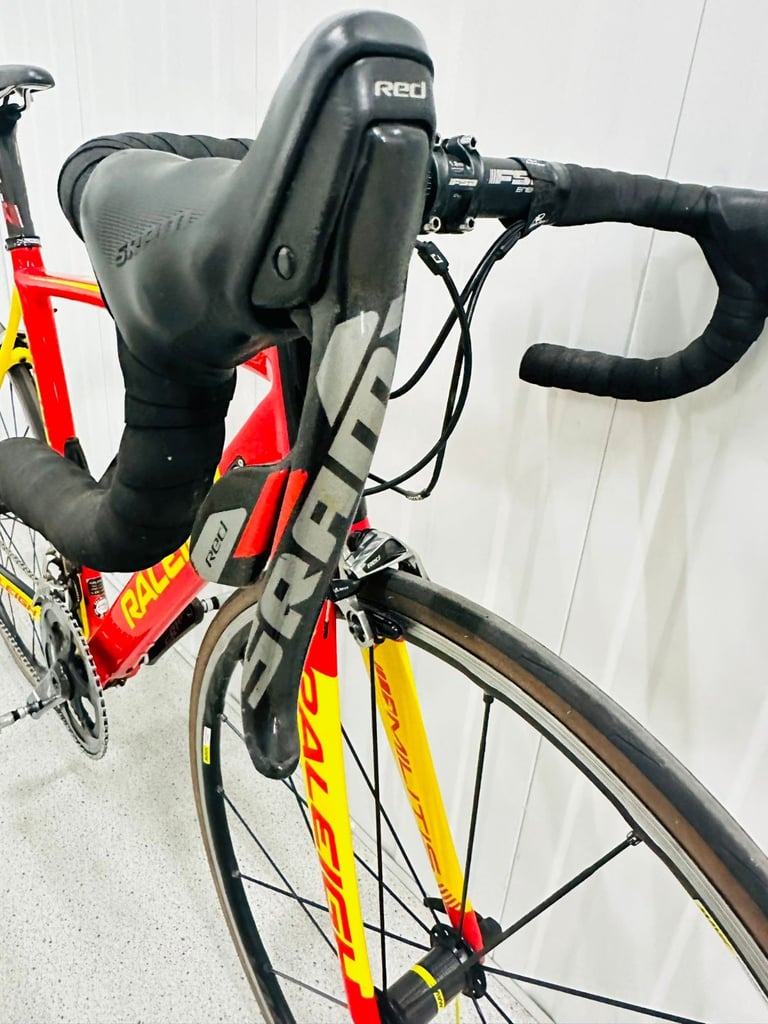 RALEIGH TEAM MILITIS Size/M Full Carbon Road Bike 