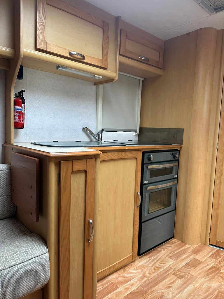 2005 Elddis Xscape 482/ 2 berth
