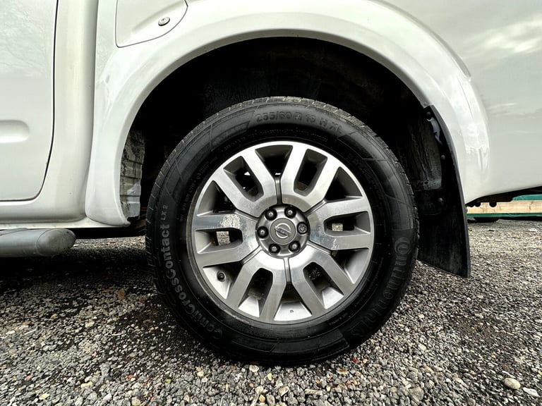 2013 Nissan Navara 3.0 dCi V6 Outlaw 4WD Diesel 4-Door Diesel