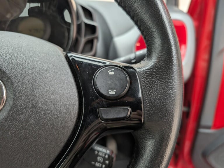 2020 Toyota AYGO 1.0 VVT-i x-play Hatchback 5dr Petrol Manual Euro 6 (71 ps) REVERSING CAMER HATC...