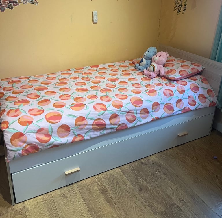 Single bed with pull out bed 