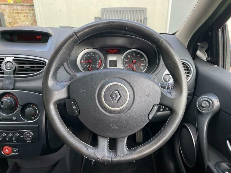 Renault Clio DYNAMIQUE S DCI - Image 14