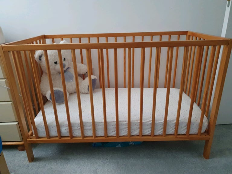 Baby bed gumtree on sale