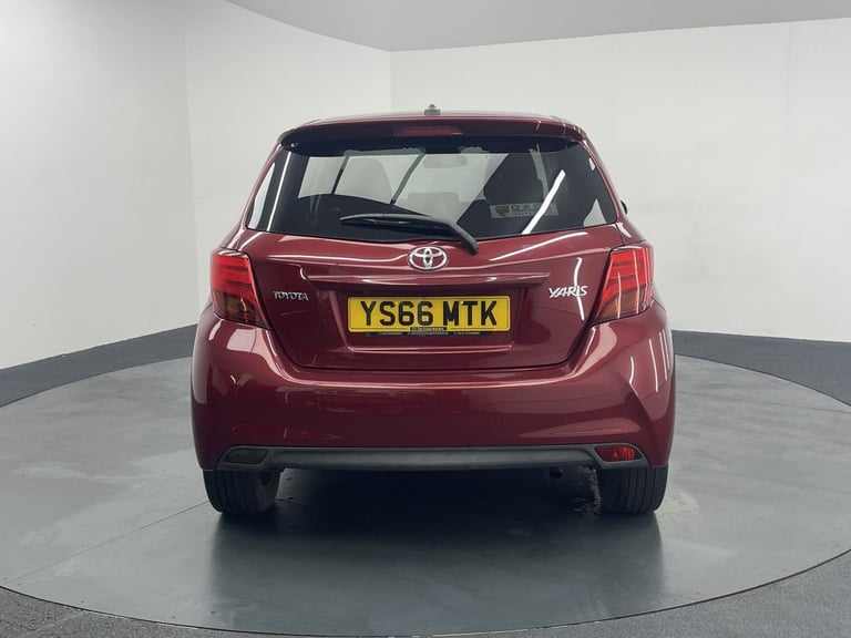 2017 Toyota Yaris 1.33 Dual VVT-i Design Hatchback 5dr Petrol Manual Euro 6 (Safety Sense) (9 Hat...