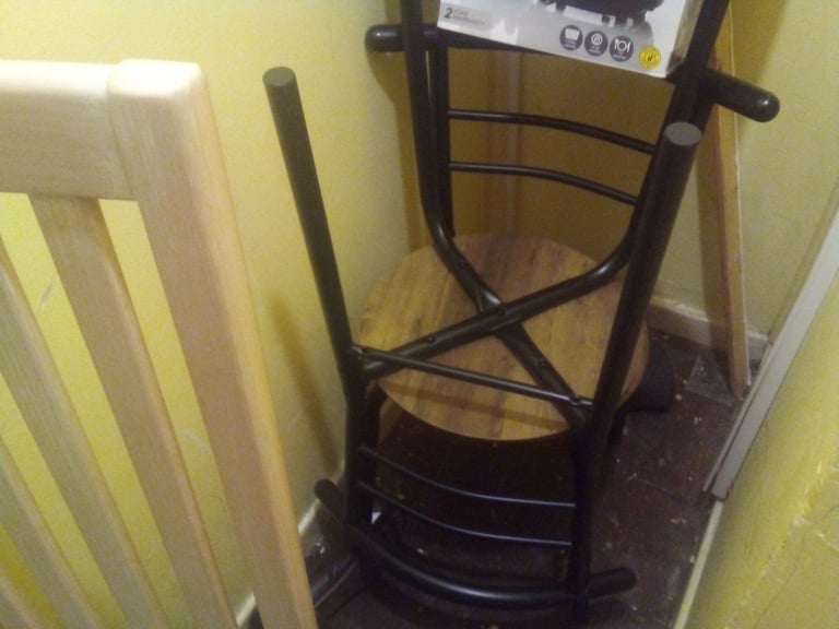 small table and 4 chairs