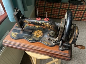Antique (1876) Singer Sewing Machine 