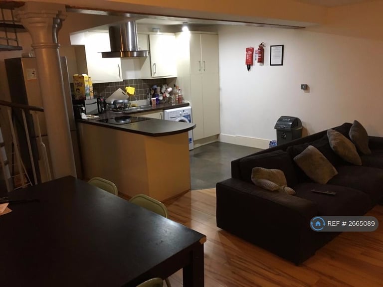 3 bedroom flat in Newarke Street, Leicester, LE1 (3 bed) (#2665089)