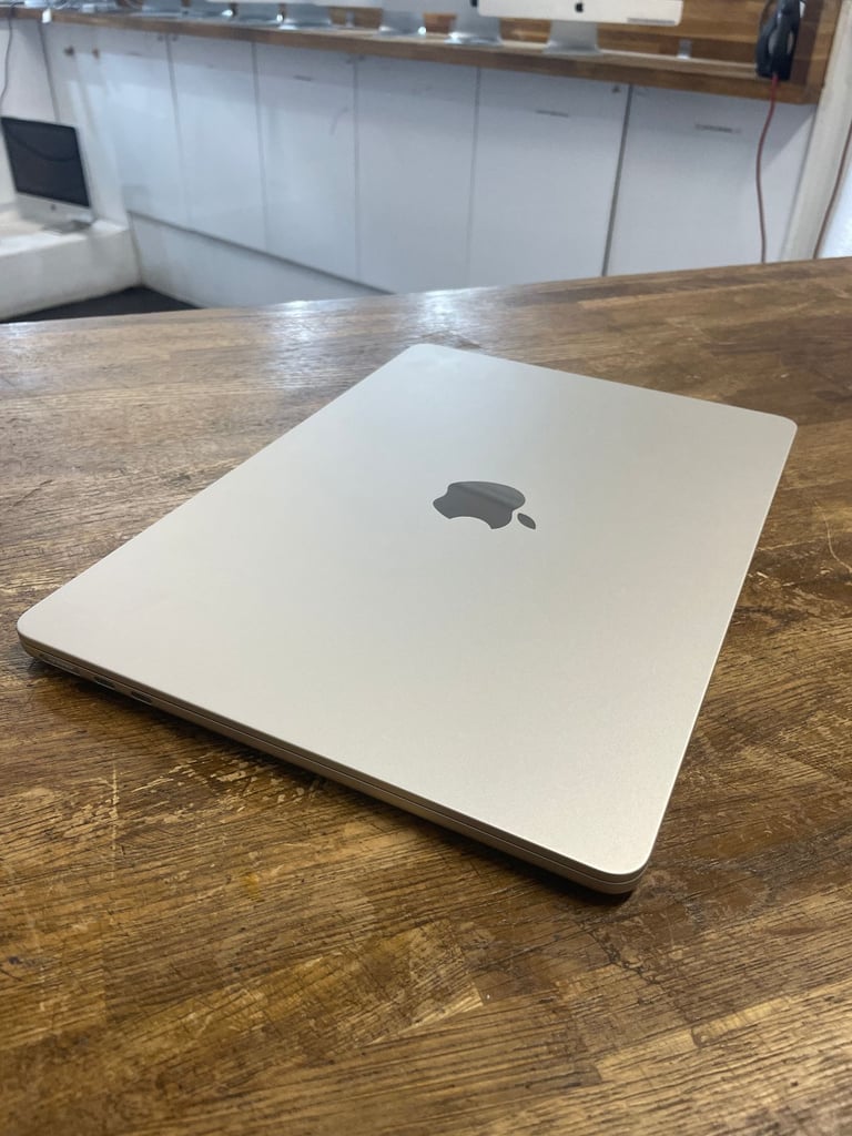 2025 13" Apple MacBook Air M4 4.4GHz 16GB RAM 256GB SSD Microsoft Office Adobe Topaz Photo Video AI