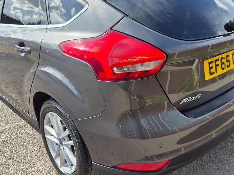 2015 Ford Focus 1.6 Zetec Powershift Euro 6 5dr HATCHBACK Petrol Automatic