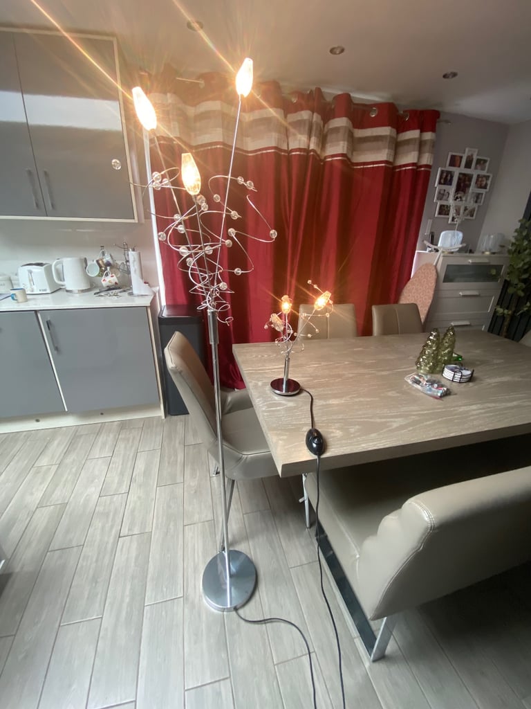 image for Floor lamp and matching table lamp 