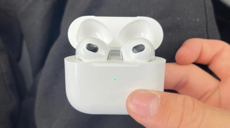 Apple AirPods gen 3