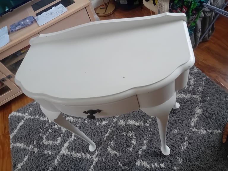 Dressing table 