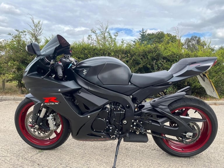 2017 17 SUZUKI GSXR 600 L7 GSXR600 SPORTS 600 SUPERSPORT BLACK - 5k MILES ONLY