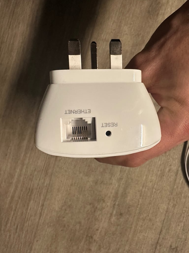 WiFi range extender 