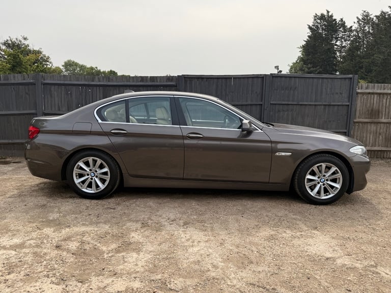 2010 BMW 5 Series 523i SE 4dr Step Auto + 49K + HPI CLEAR + PETROL SALOON Petrol Automatic