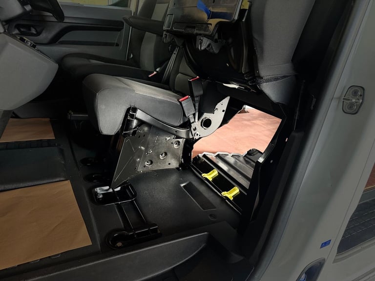 2022 Peugeot Expert 2.0 BlueHDi 1400 Asphalt Premium Standard Panel Van EAT8 MWB Euro 6 (s/s) 6 P...