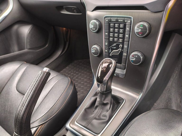 Volvo V40 D2 CROSS COUNTRY LUX