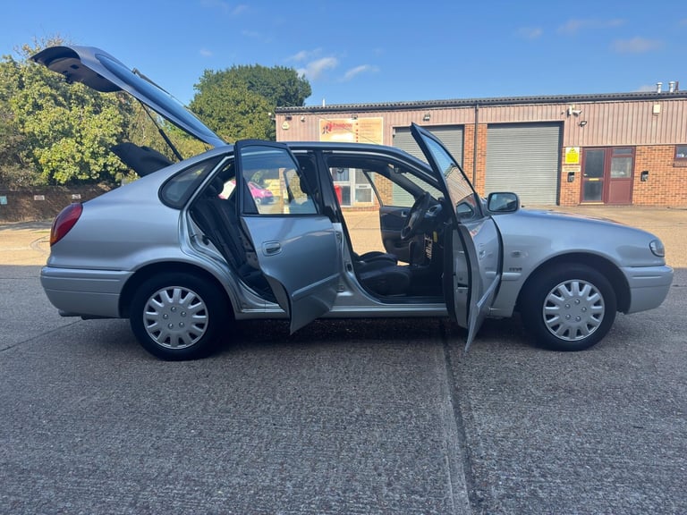 2001 Toyota Corolla 1.6 GS 5dr HATCHBACK Petrol Automatic