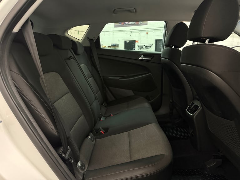 2018 68 HYUNDAI TUCSON 1.6 SE NAV CRDI 2WD MANUAL DIESEL WHITE EURO 6