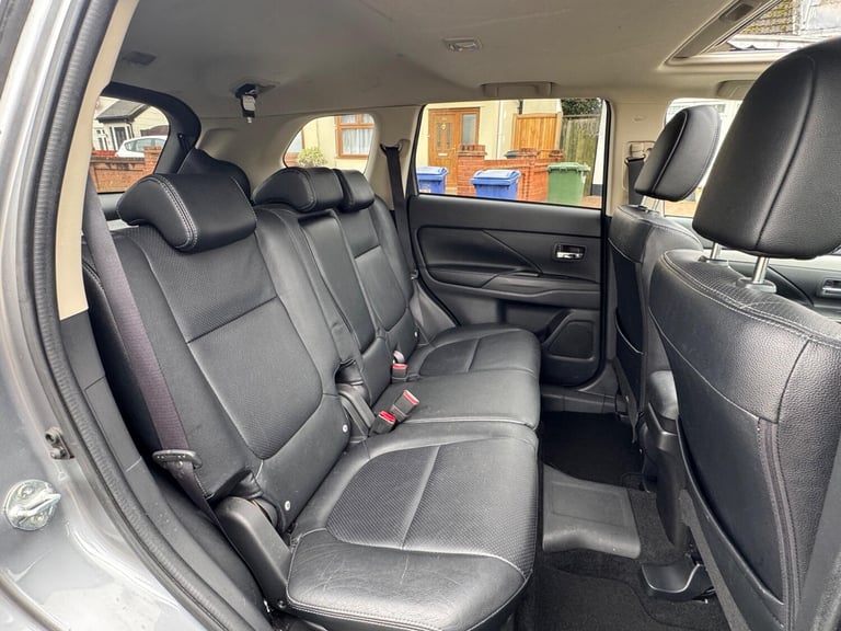  Mitsubishi Outlander 2.0h 12kWh GX4hs CVT 4WD Euro 5 (s/s) 5dr Petrol/Electric Hybrid Automatic