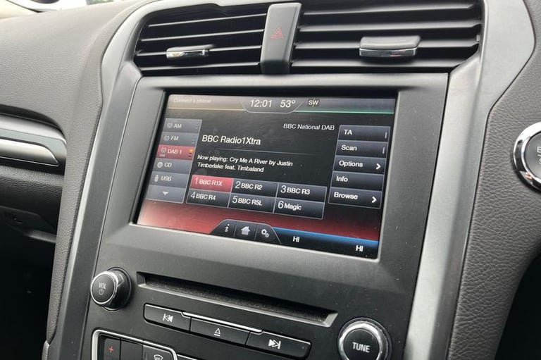 2016 Ford Mondeo 2.0 TDCi Titanium 5dr ** Sync 2 - Bluetooth / USB Connection ** Manual Hatchback...