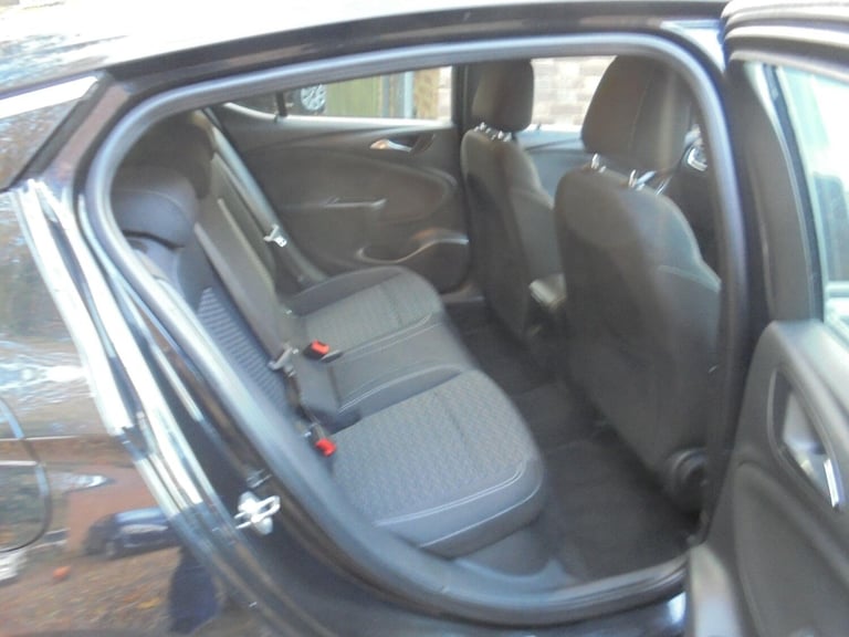 2016 Vauxhall Astra 1.4i 16V SRi 5dr HATCHBACK PETROL Manual