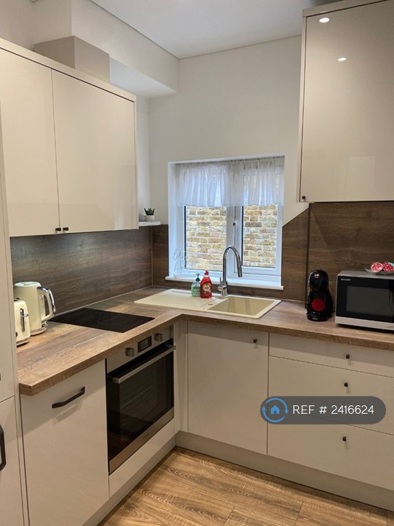 1 bedroom flat in London, Greater London, United Kingdom, SE18 (1 bed) (#2416624)