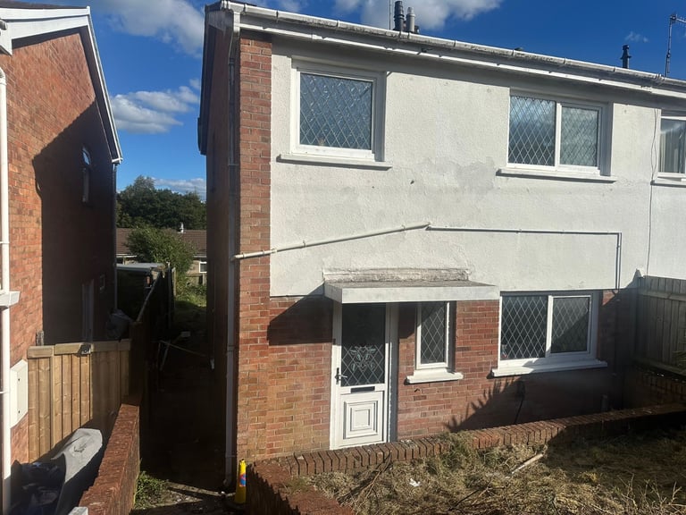 3 Bedroom Property For Sale - Clydach 