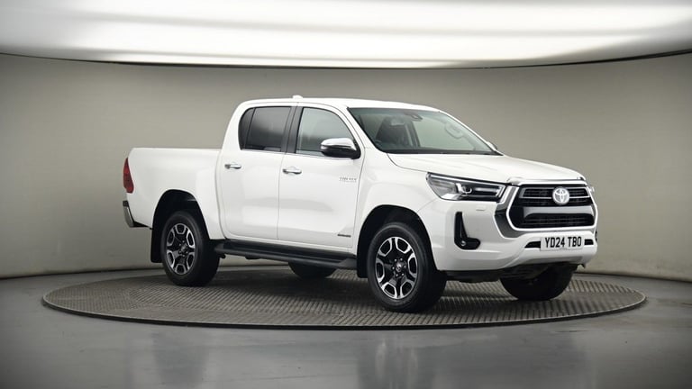 2024 Toyota Hilux 2.8 D-4D Invincible Pickup Double Cab 4dr Diesel Auto 4WD Euro 6 (s/s) (204 Pic...