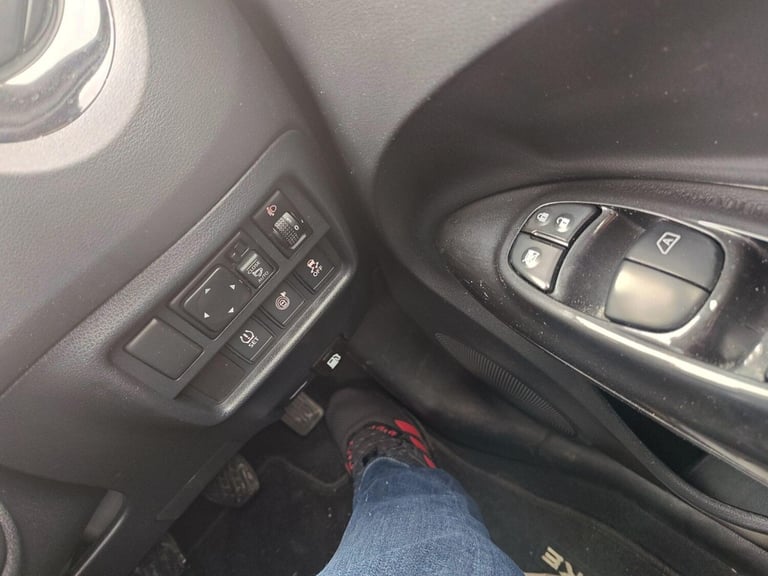 2018 Nissan Juke 1.6 Tekna Euro 6 5dr HATCHBACK Petrol Manual