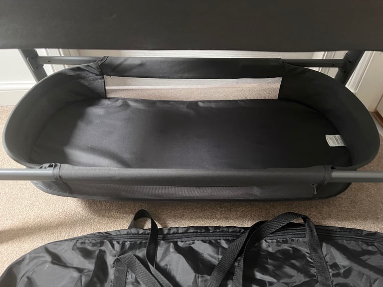 Maxi cosi iora next to me crib 