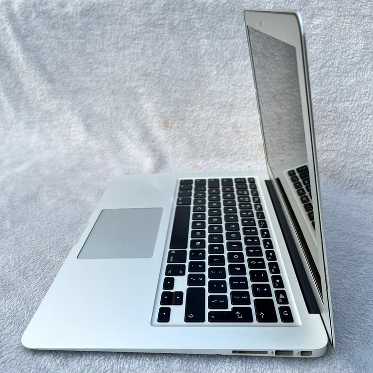 Apple Macbook Air 13 inch 