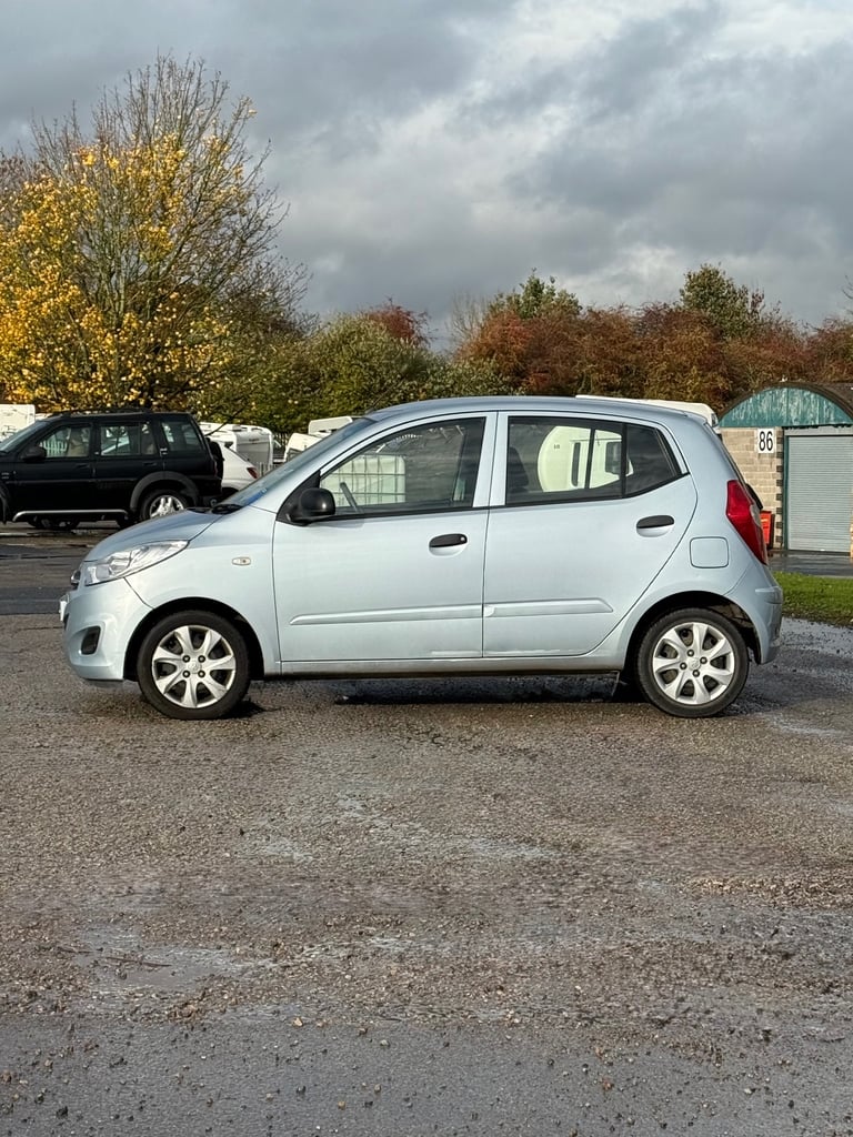 Hyundai i10 2011 only 8,700 miles from New !