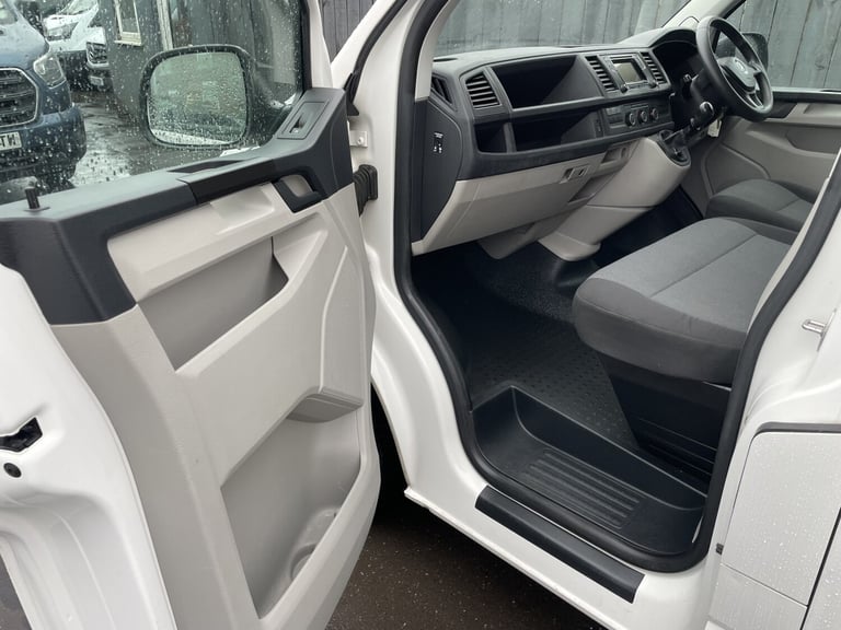 VOLKSWAGEN TRANSPORTER 2.0 TDI T32 BLUEMOTION STARTLINE LWB EURO 6 2017