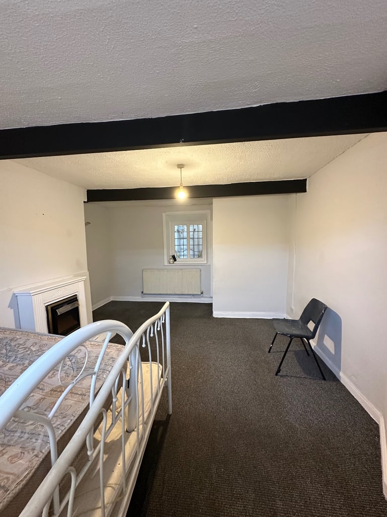 2 Bedrooms house to let in BD5 