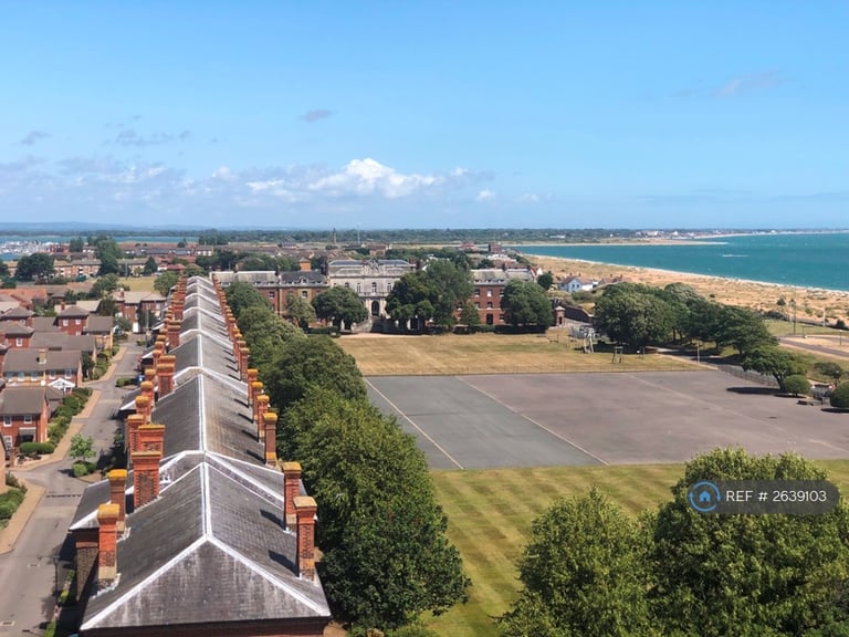 2 bedroom flat in The Clock Tower, Southsea, PO4 (2 bed) (#2639103)