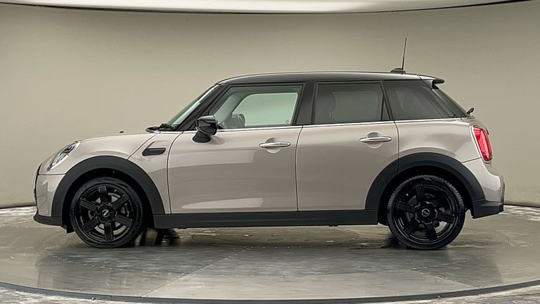 2024 MINI Hatch 5-Door Hatch Cooper Classic Hatchback Petrol Automatic