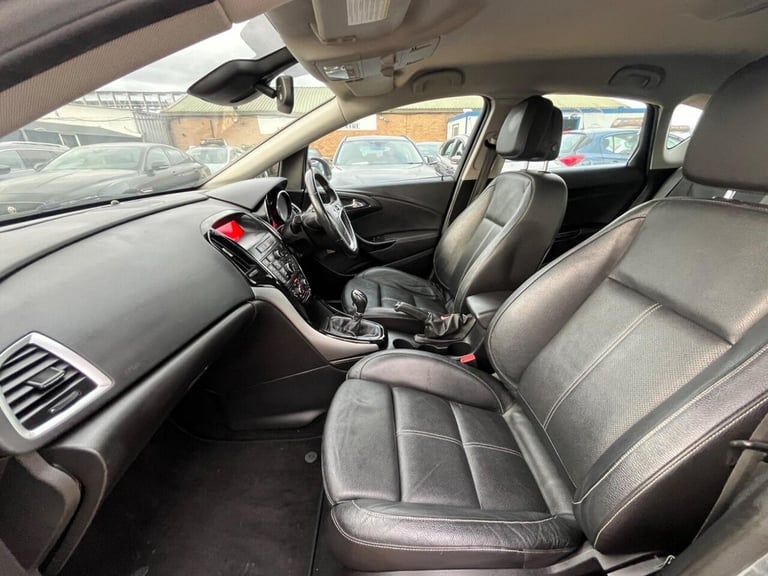 2014 Vauxhall Astra 2.0 CDTi ecoFLEX Elite Euro 5 (s/s) 5dr Hatchback Diesel Manual
