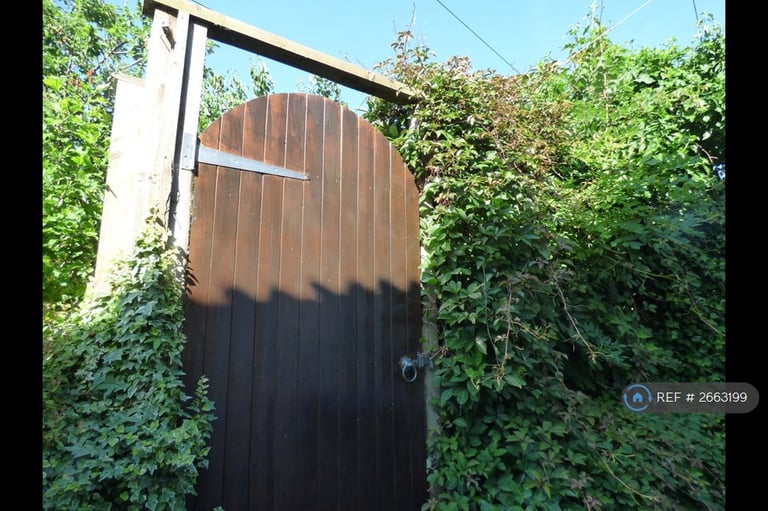 2 bedroom house in Bath Road, Bradford On Avon, BA15 (2 bed) (#2663199)