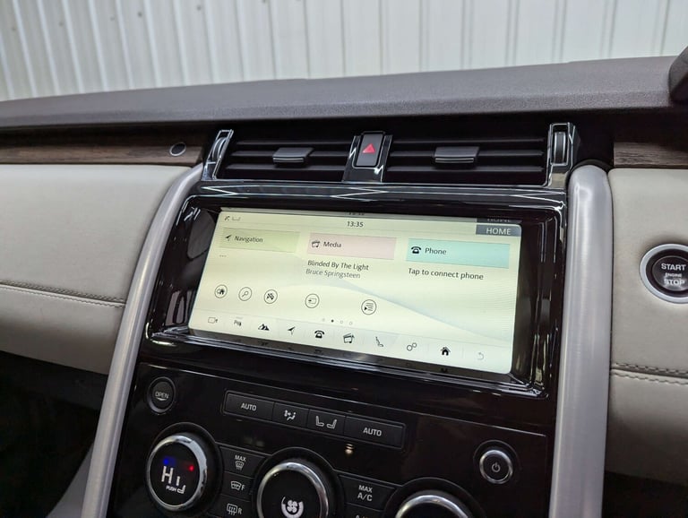 2017 Land Rover Discovery 2.0 Discovery HSE SD4 Auto 4WD 5dr SUV Diesel Automatic