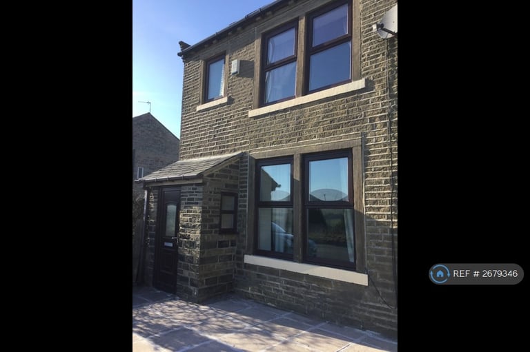 2 bedroom house in Croft Row, Denholme, Bradford, BD13 (2 bed) (#2679346)