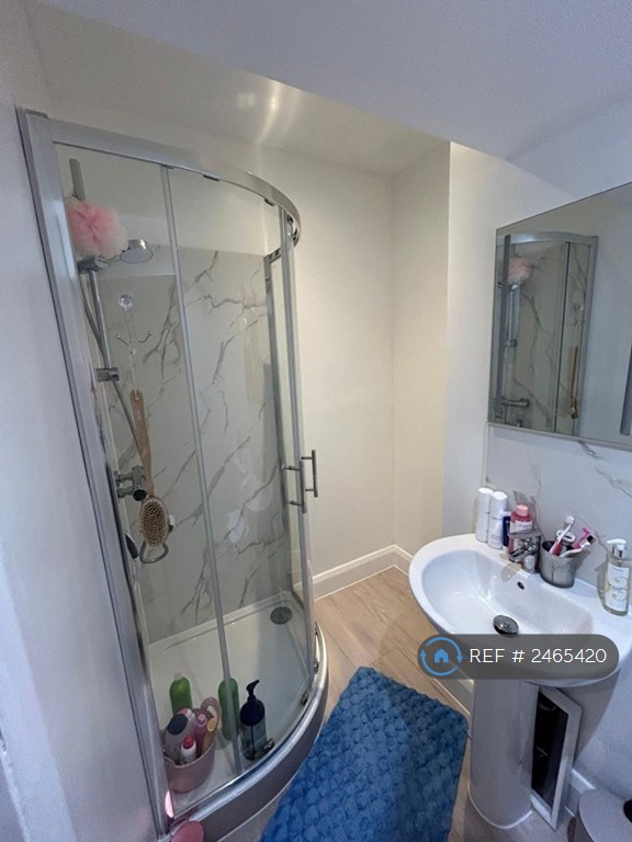 Studio flat in Whymark House, London, N22 (#2465420)