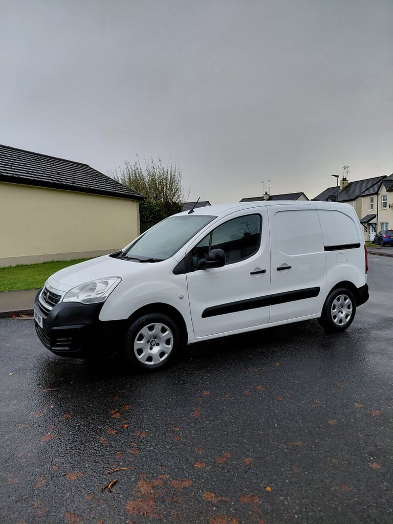 2017 Peugeot partner 1.6 hdi 3 seater 
