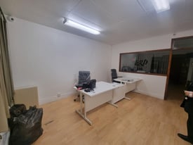 Large good size office with A2 Licence. 10 Miutes walk to Canning Town Station E138EQ